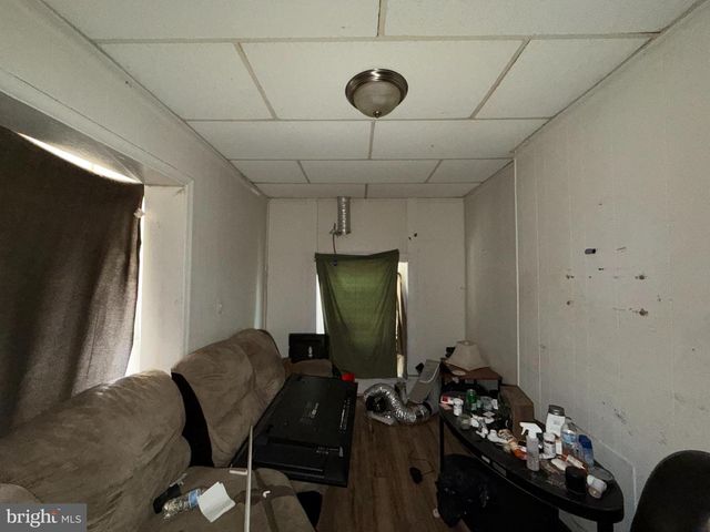 2826 E MONUMENT ST, Baltimore, MD 21205