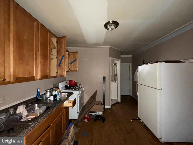 2826 E MONUMENT ST, Baltimore, MD 21205
