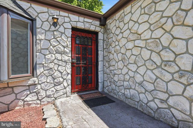 310 CASEY CIR, Huntingdon Valley, PA 19006