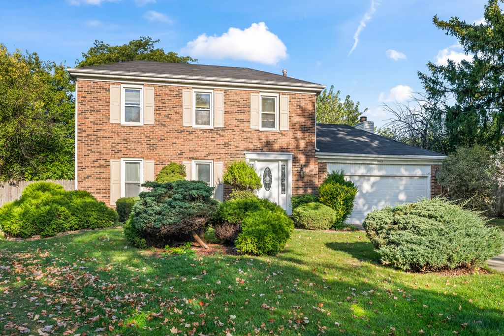565 Kensington Court, Roselle, IL 60172