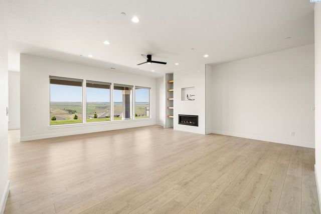 7396 W 22nd Place, Kennewick, WA 99338
