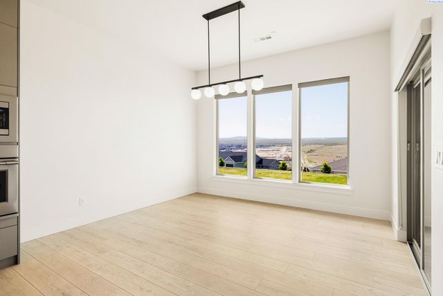 7396 W 22nd Place, Kennewick, WA 99338
