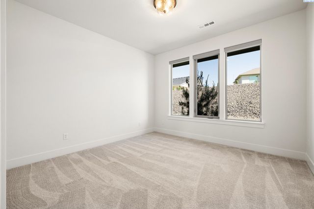 7396 W 22nd Place, Kennewick, WA 99338