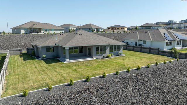 7396 W 22nd Place, Kennewick, WA 99338