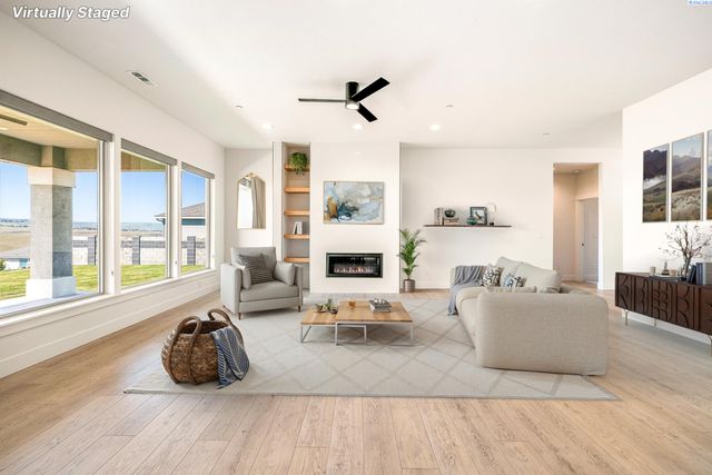7396 W 22nd Place, Kennewick, WA 99338