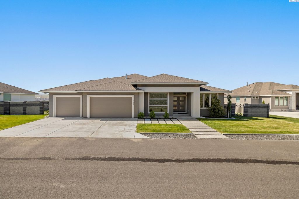 7396 W 22nd Place, Kennewick, WA 99338