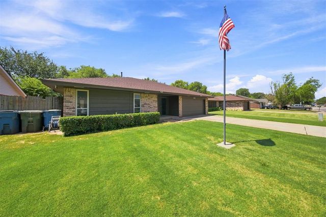 508 Cherryvale Road, Edmond, OK 73003