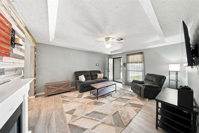 508 Cherryvale Road, Edmond, OK 73003