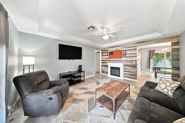 508 Cherryvale Road, Edmond, OK 73003