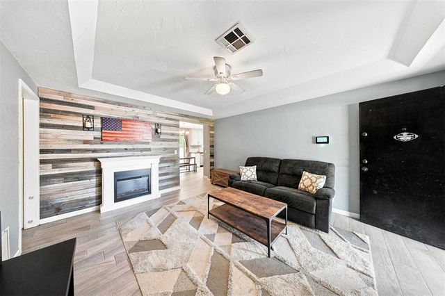 508 Cherryvale Road, Edmond, OK 73003