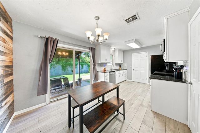 508 Cherryvale Road, Edmond, OK 73003