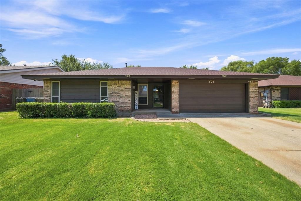 508 Cherryvale Road, Edmond, OK 73003