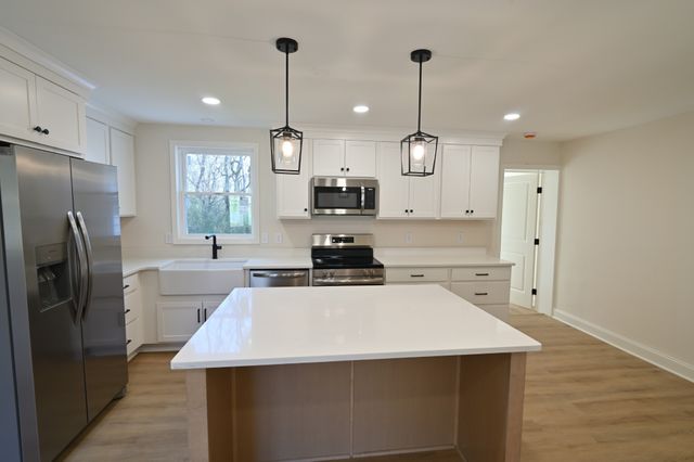 808 Hughes St, Spring Hill, TN 37174