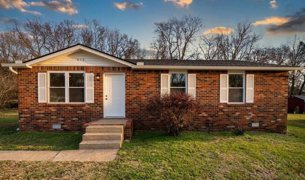 808 Hughes St, Spring Hill, TN 37174