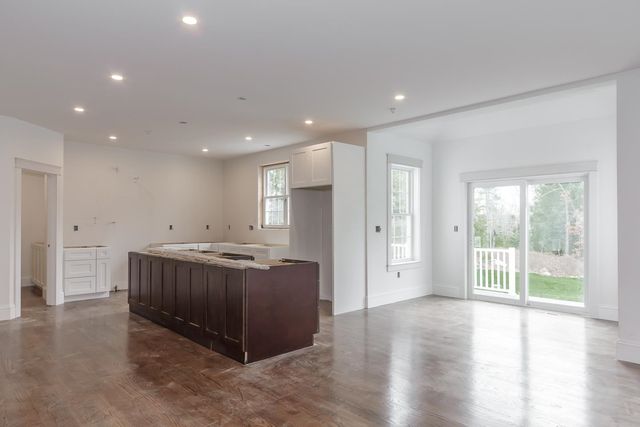 42 Westover Lane, Bow, NH 03304