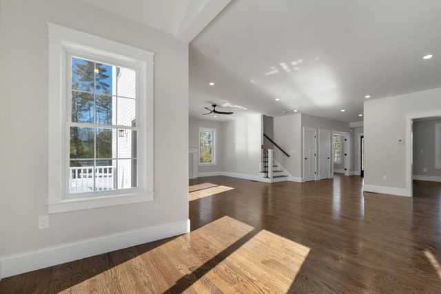 42 Westover Lane, Bow, NH 03304