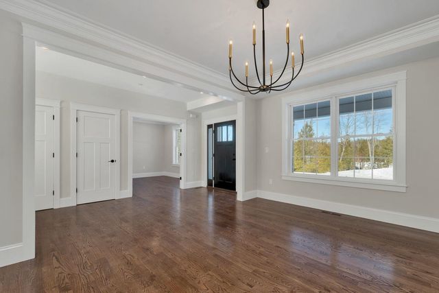 42 Westover Lane, Bow, NH 03304