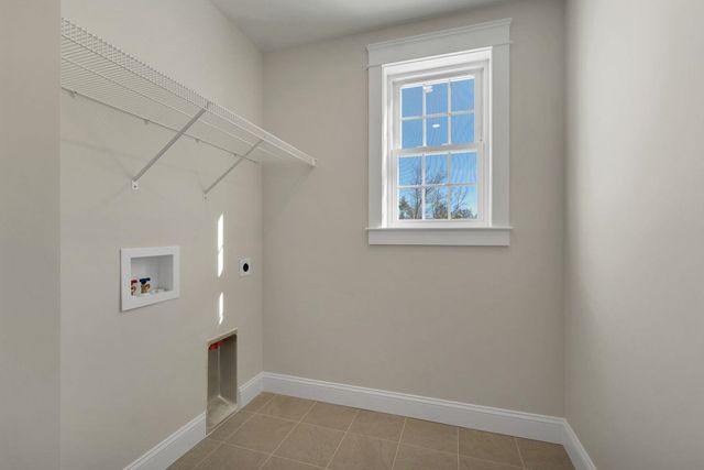 42 Westover Lane, Bow, NH 03304