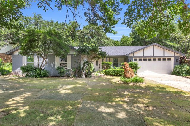 6829 Shadydale Drive, North Richland Hills, TX 76182