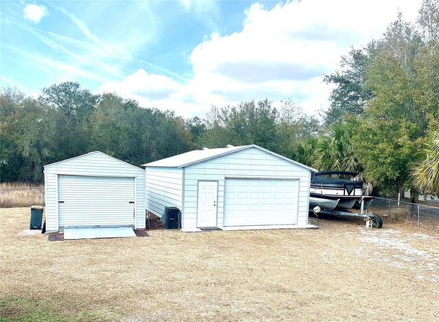 8442 COUNTY ROAD 109, Lady Lake, FL 32159