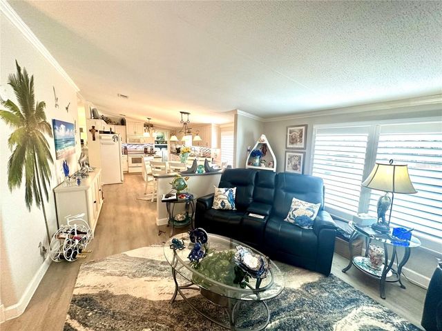 8442 COUNTY ROAD 109, Lady Lake, FL 32159