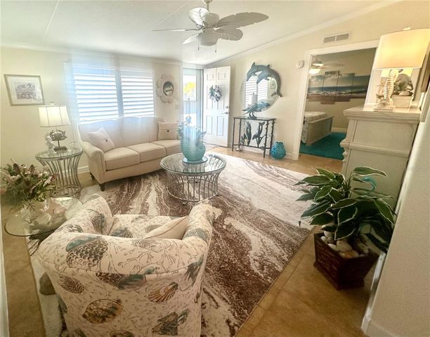 8442 COUNTY ROAD 109, Lady Lake, FL 32159