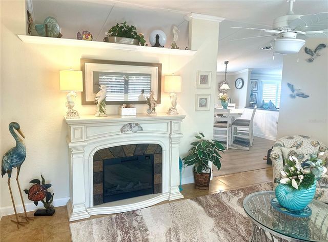 8442 COUNTY ROAD 109, Lady Lake, FL 32159