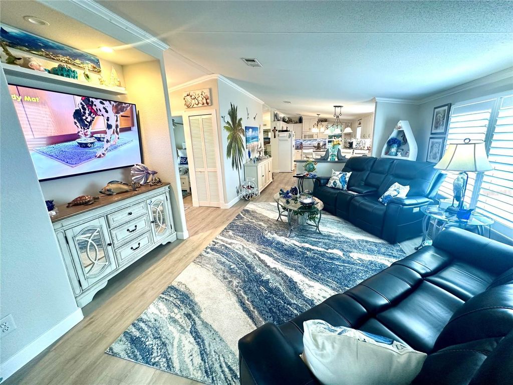 Image 19 of property listing at 8442 COUNTY ROAD 109, Lady Lake, FL 32159