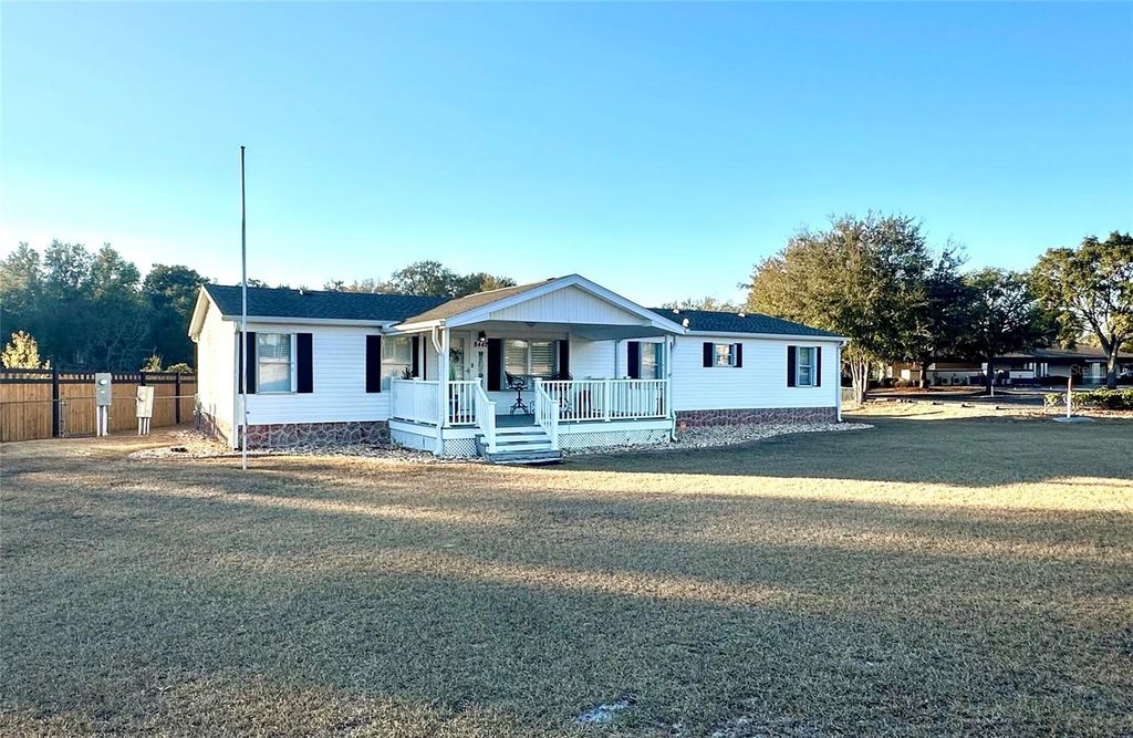 Image 3 of property listing at 8442 COUNTY ROAD 109, Lady Lake, FL 32159