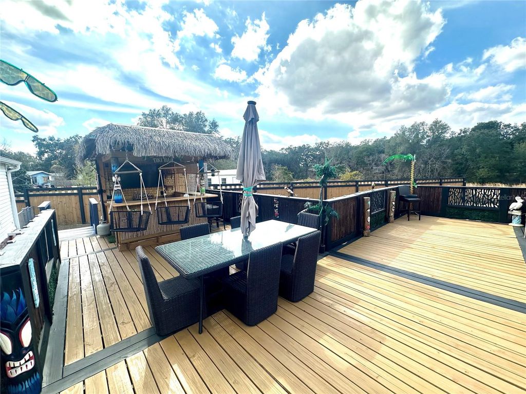 Image 5 of property listing at 8442 COUNTY ROAD 109, Lady Lake, FL 32159