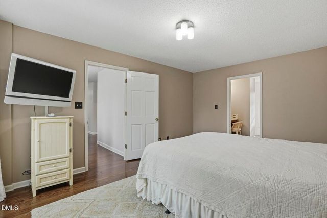 8 Crosswinds Estates Drive, Pittsboro, NC 27312