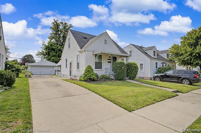 2732 Queen Street, Dearborn, MI 48124