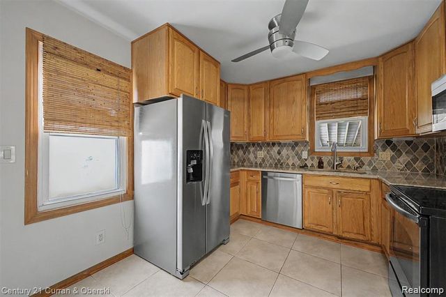 2732 Queen Street, Dearborn, MI 48124