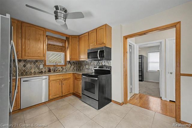 2732 Queen Street, Dearborn, MI 48124