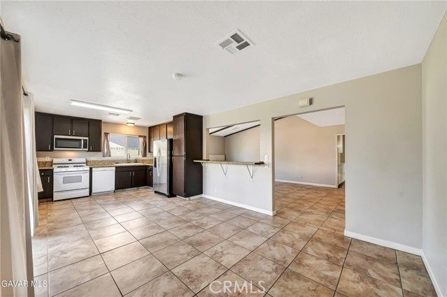 43104 Lemonwood, Lancaster, CA 93536