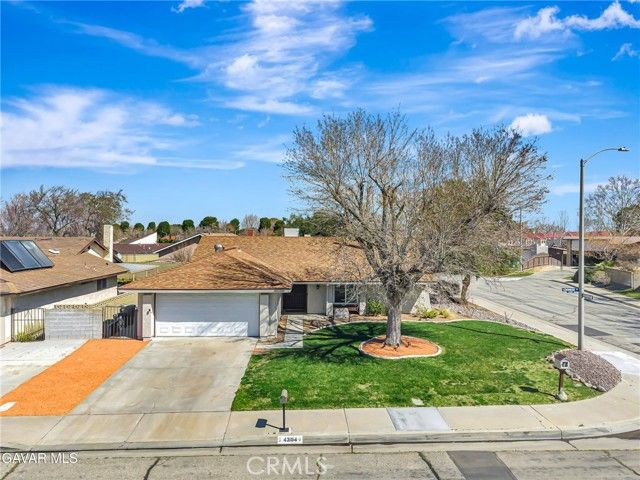 43104 Lemonwood, Lancaster, CA 93536