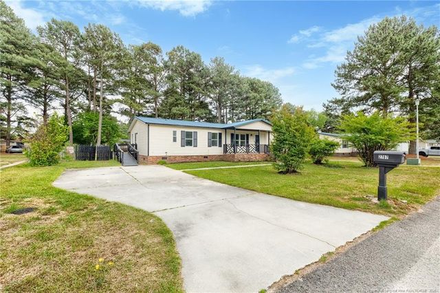 2707 Lowlander Drive, Raeford, NC 28376