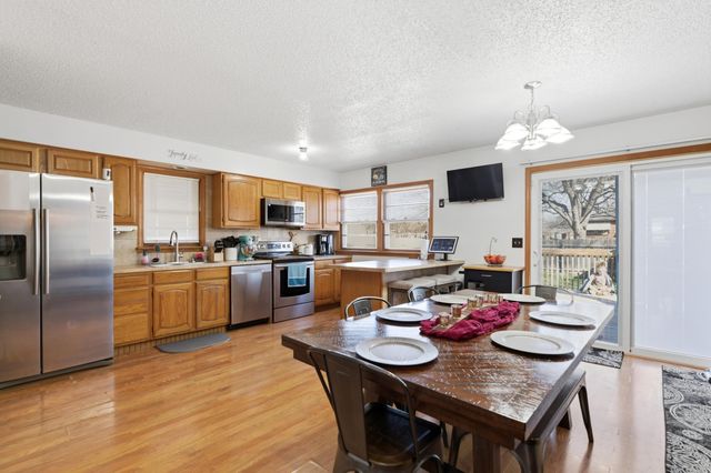 1004 Inverness Dr, Wichita, KS 67218