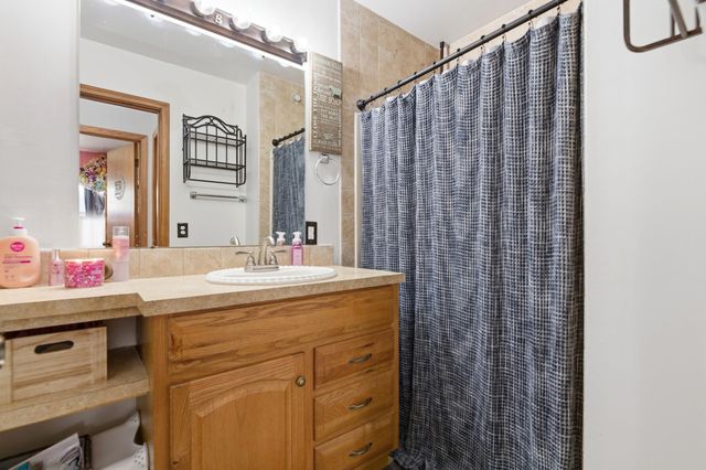 1004 Inverness Dr, Wichita, KS 67218