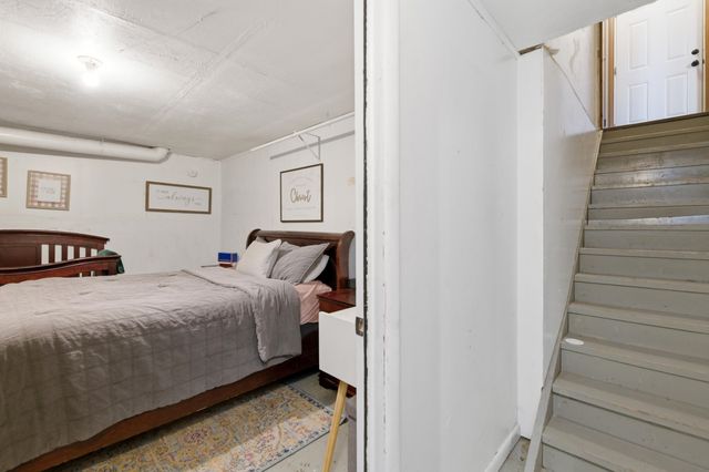 1004 Inverness Dr, Wichita, KS 67218