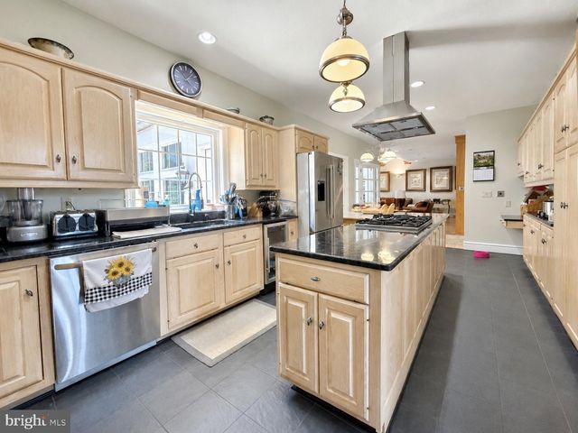 50 SWEET GUM RD, Selinsgrove, PA 17870