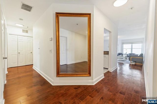 217 The Promenade, Edgewater, NJ 07020