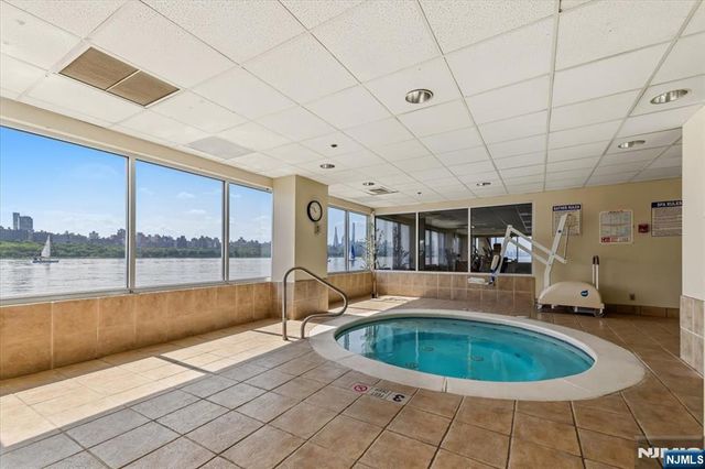 217 The Promenade, Edgewater, NJ 07020
