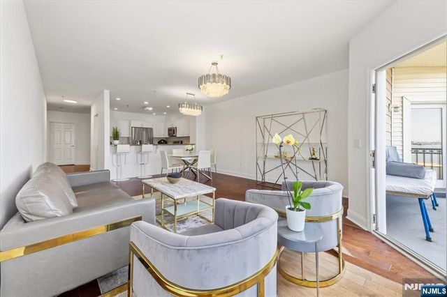217 The Promenade, Edgewater, NJ 07020