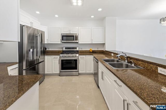 217 The Promenade, Edgewater, NJ 07020