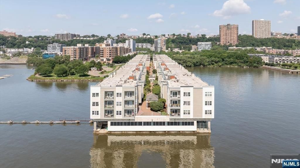 217 The Promenade, Edgewater, NJ 07020
