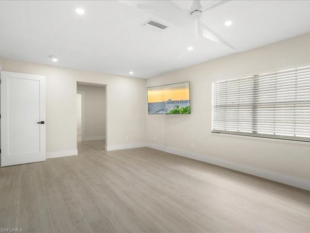 6800 Bottlebrush LN, Naples, FL 34109