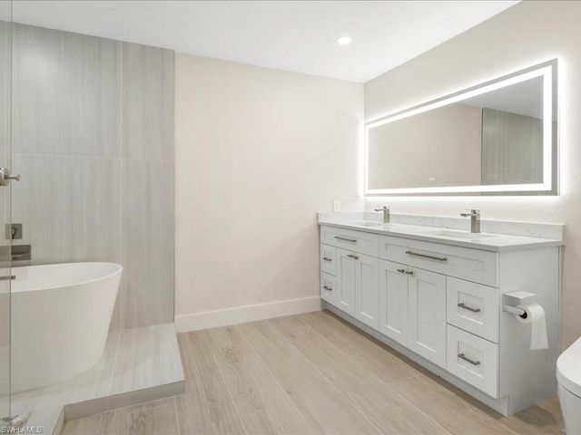 6800 Bottlebrush LN, Naples, FL 34109