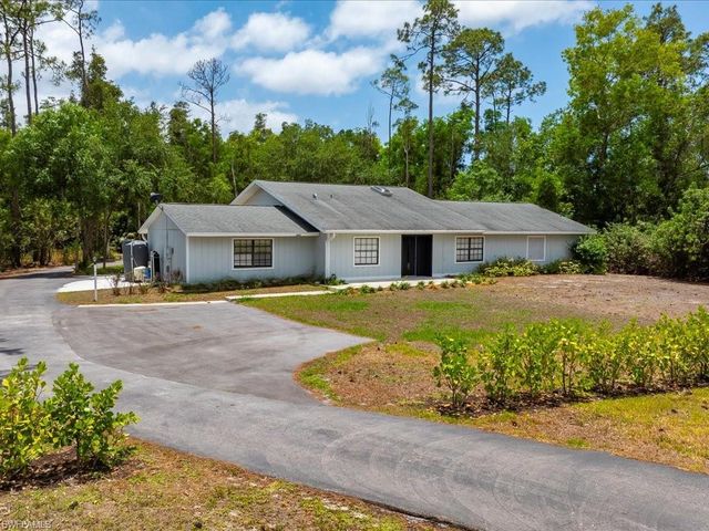 6800 Bottlebrush LN, Naples, FL 34109