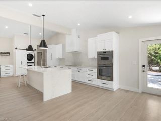 6800 Bottlebrush LN, Naples, FL 34109